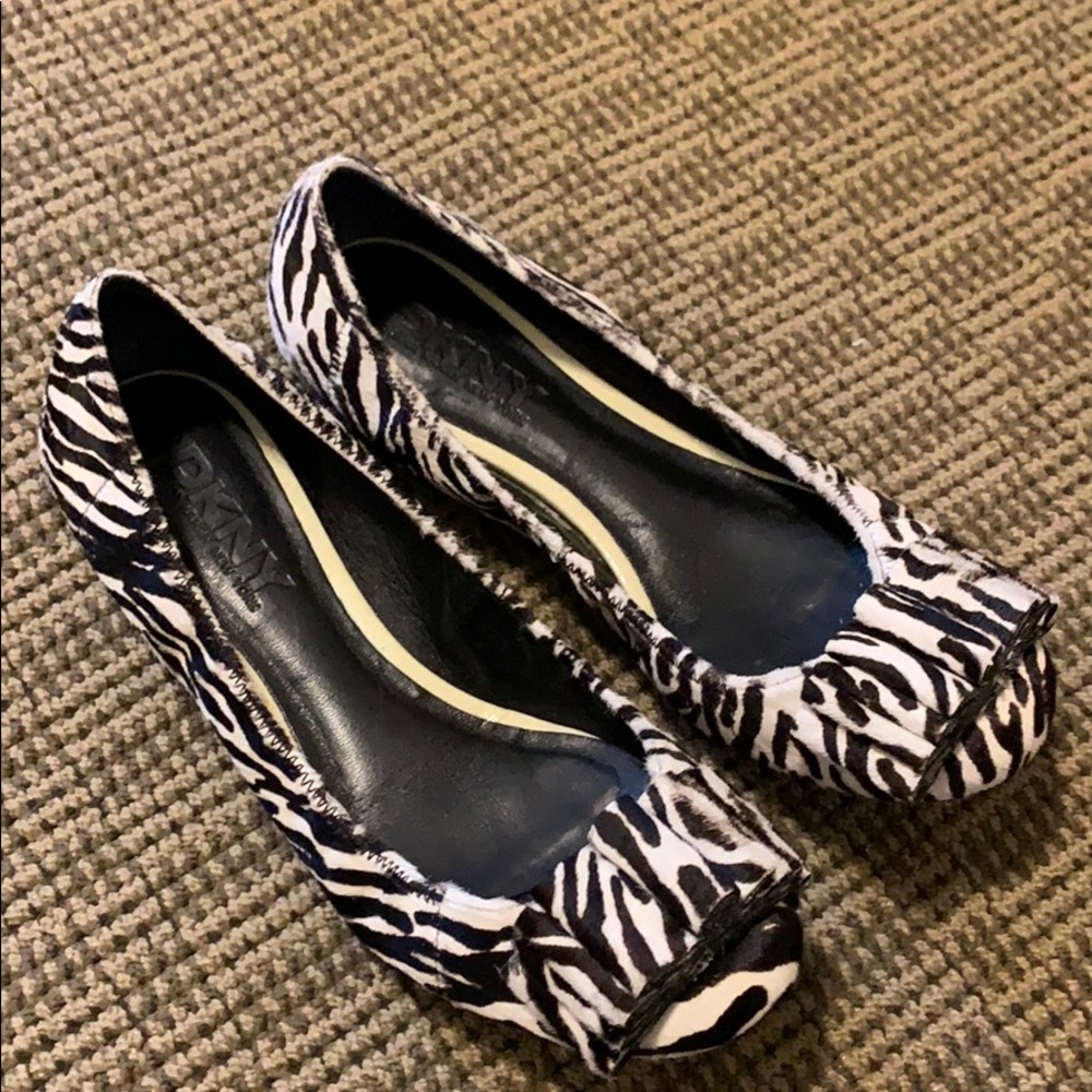 Dkny zebra flats